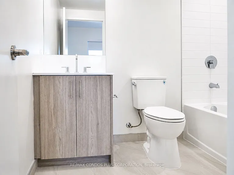 4010 Eglinton Ave W #424 — Photo 10