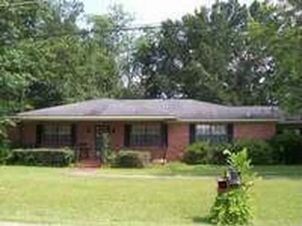 225 Merrimac Dr, Selma, AL 36701