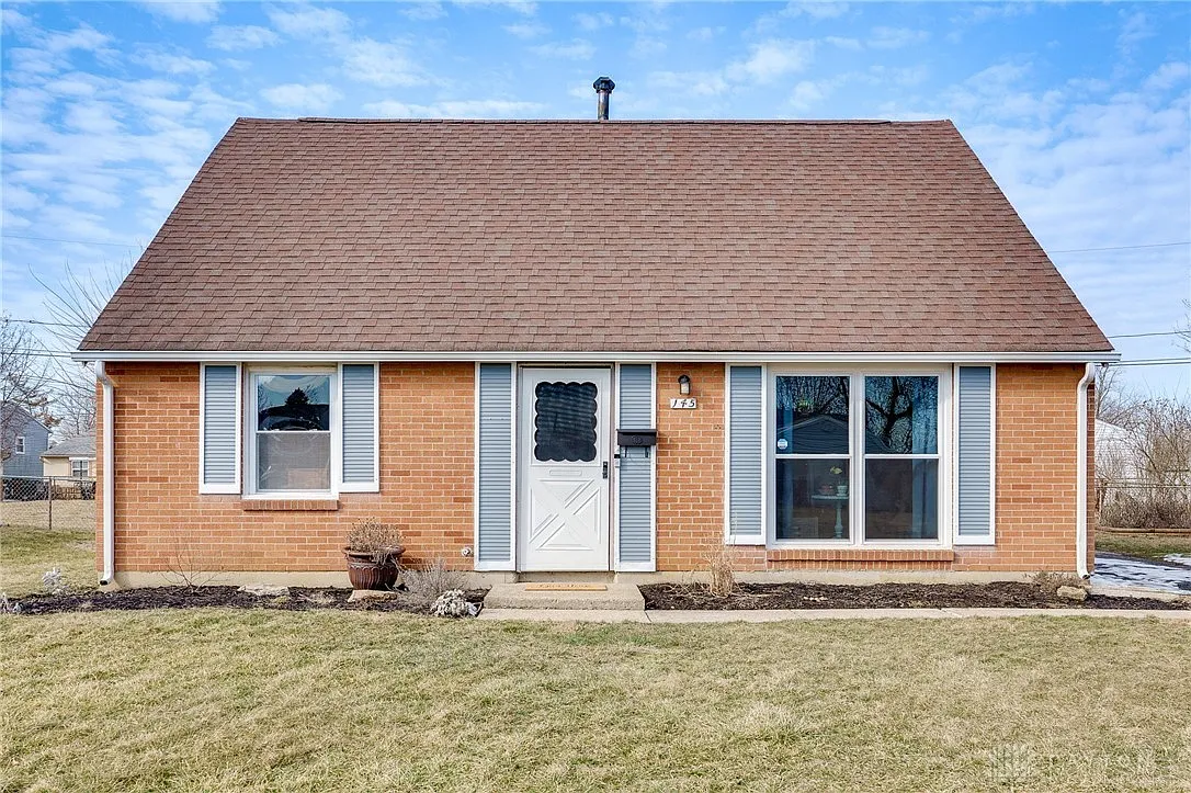 145 Slayton St photo 1