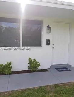 5641 NW 15th St — Photo 2