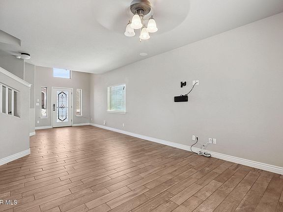 3rd image of 14508 Shady River Ave
