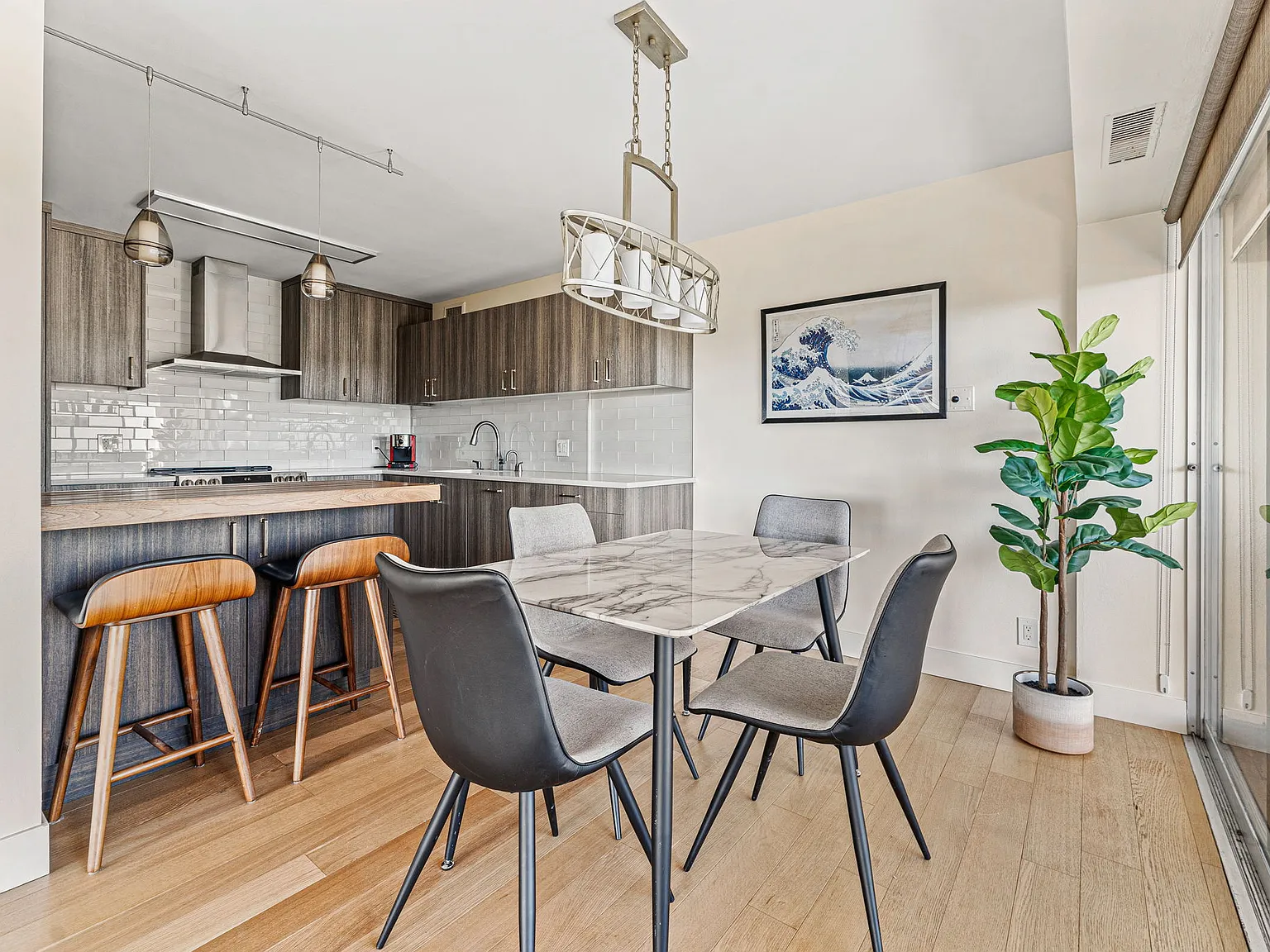 2 bed, 960 sqft, $2,750 — Photo 3