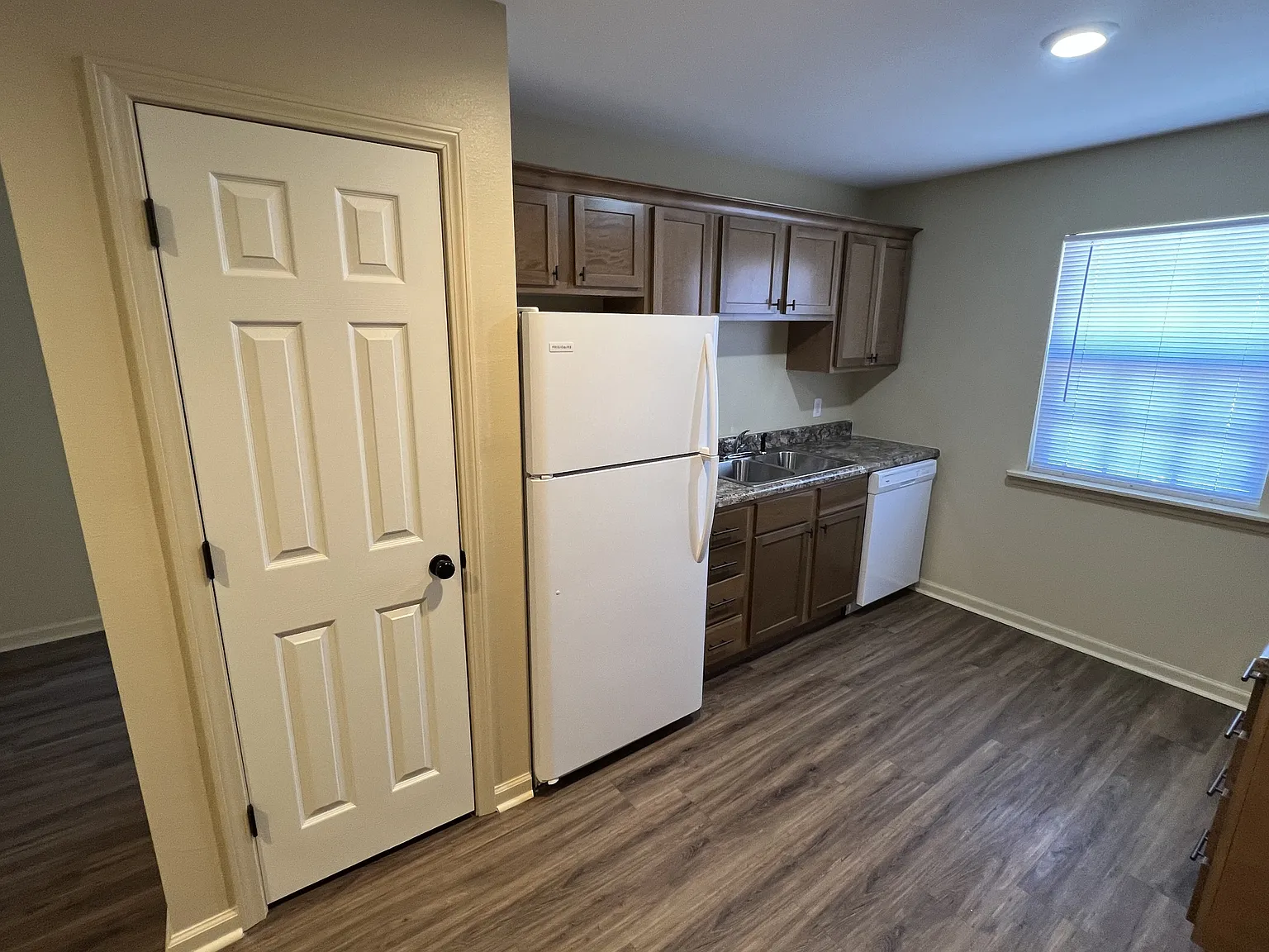 Meadowview — Photo 4