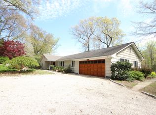 1179 Riverbank Rd, Stamford, CT 06903