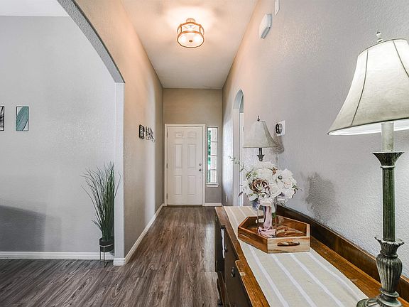 5th image of 205 Cailin Court