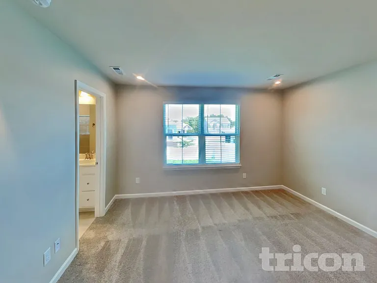 833 Dean Dr — Photo 7