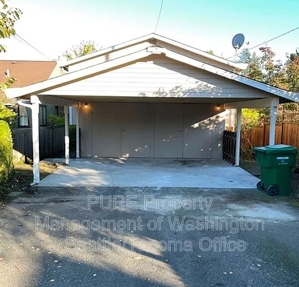 1727 45th Ave SW — Photo 27