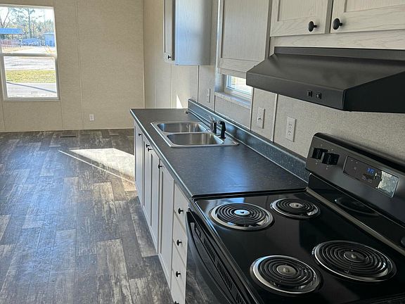 4th image of 338 W Yancey Street