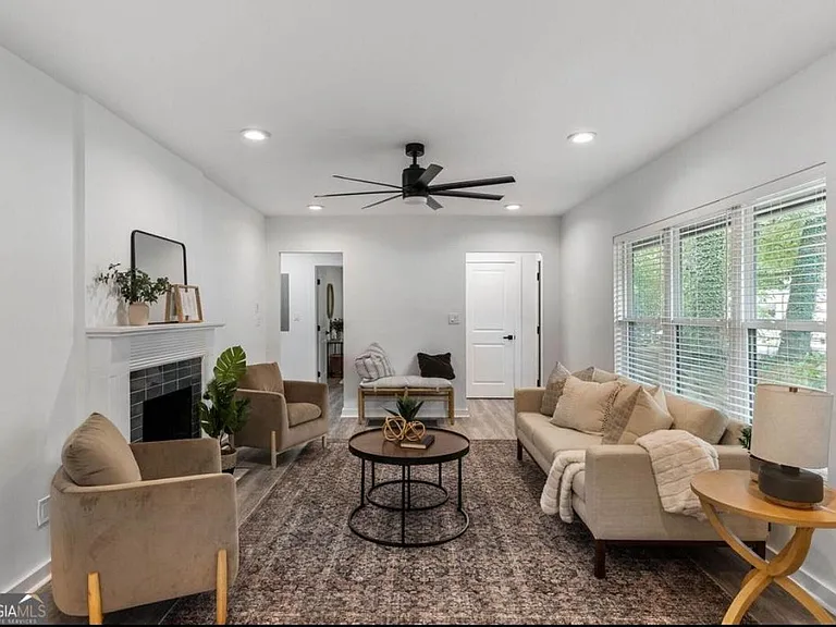 1684 Sylvan Rd SW — Photo 3