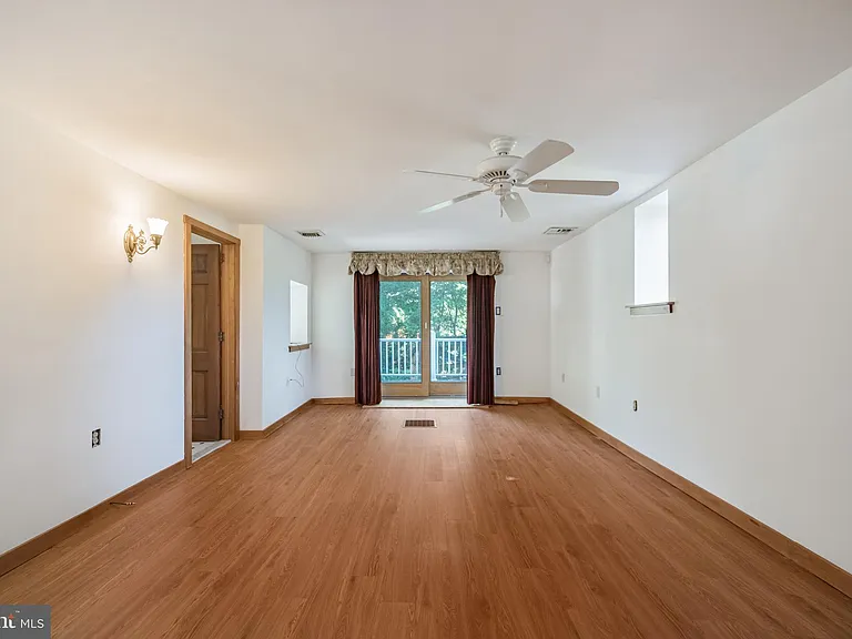 800 E Cathedral Rd #2 — Photo 19