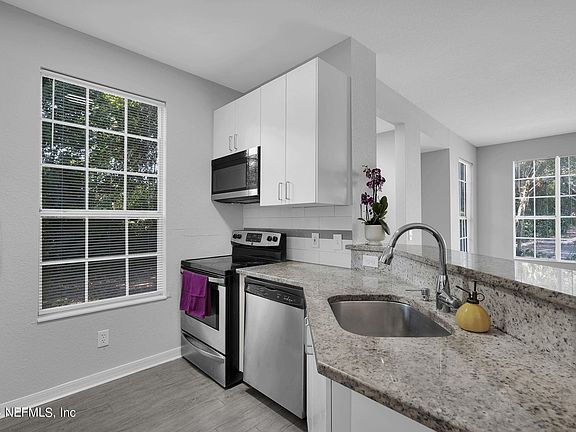 2nd image of 13700 RICHMOND PARK Drive N #603