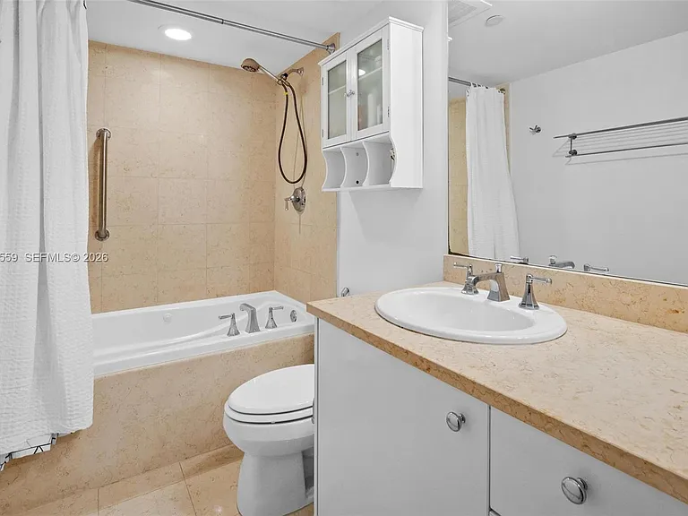 19900 E Country Club Dr #212 — Photo 20