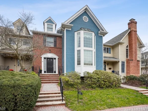 20 Murray Hill Manor, New Providence Boro, NJ 07974