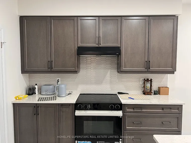 188 Aviron Cres — Photo 12