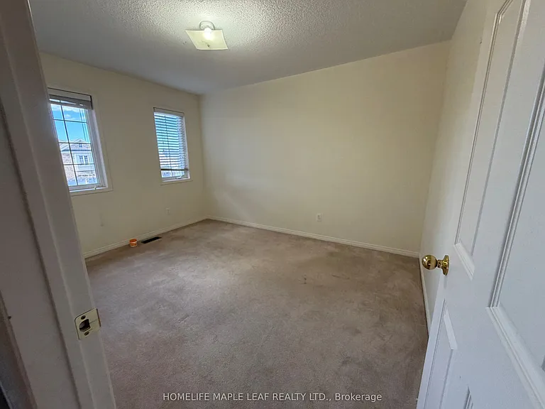 4628 Sandford Farm Dr — Photo 9