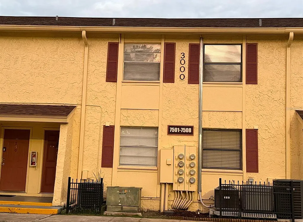 2 bed, 1.5 bath, 1268 sqft, $1,750 — Photo 1