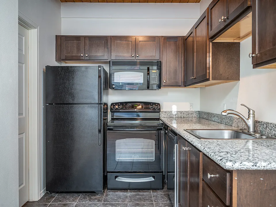 455 NE 24th Ave