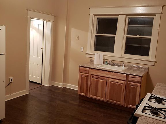 5th image of 18 Hewitt St #1