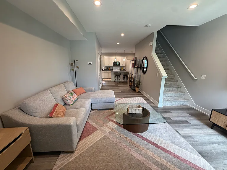 248 Monroe Ave — Photo 3