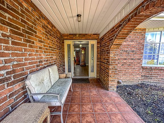 3rd image of 3601 Beech Grove Rd