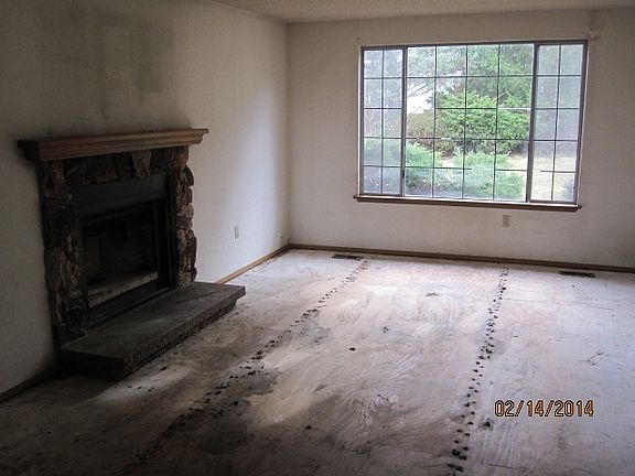 5th image of 15423 13th Avenue Ct E
