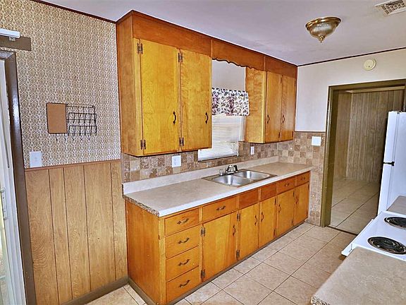 5th image of 4528 Havre Way