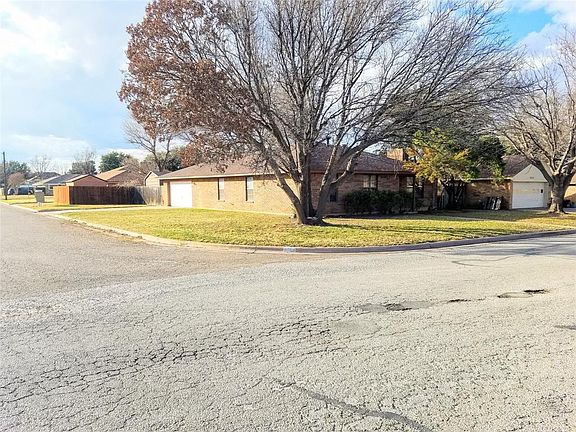 2nd image of 4542 Bruce Dr