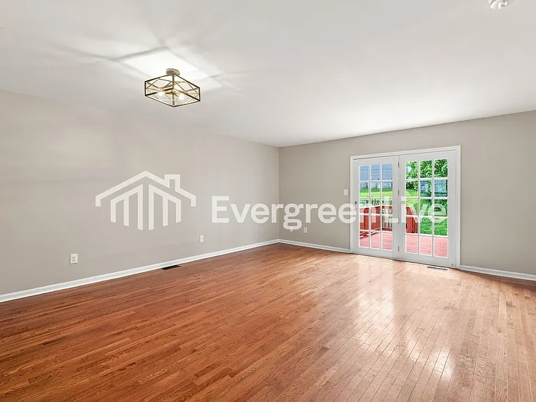 13 Hardwood Dr — Photo 3