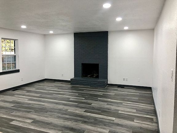4th image of 3229 S 211 East Ave