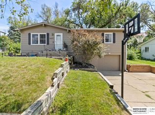9917 Evans St, Omaha, NE 68134