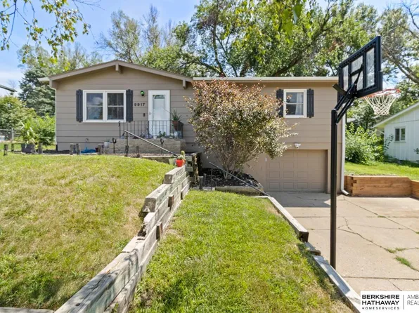 9917 Evans St, Omaha, NE 68134