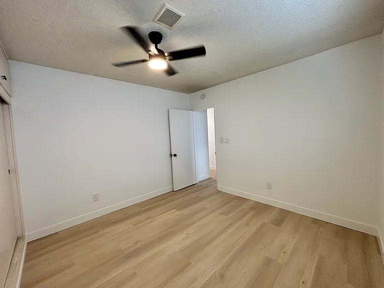 2126 W 182nd St #1 — Photo 12