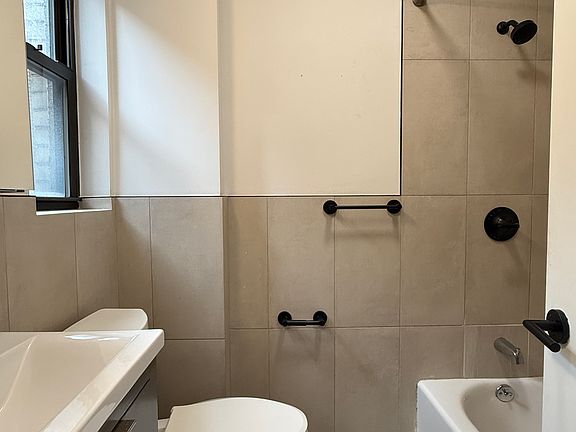 4th image of 166 W 75th St APT 608
