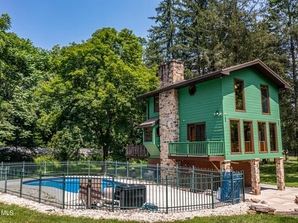 403 E View St, Hollidaysburg, PA 16648