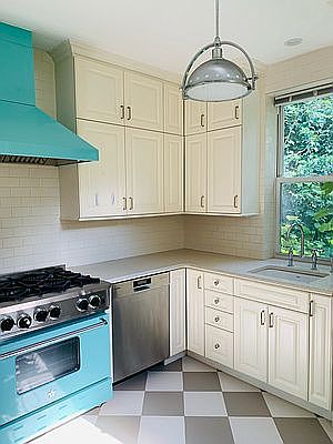1st image of 208 Jefferson Ave #1