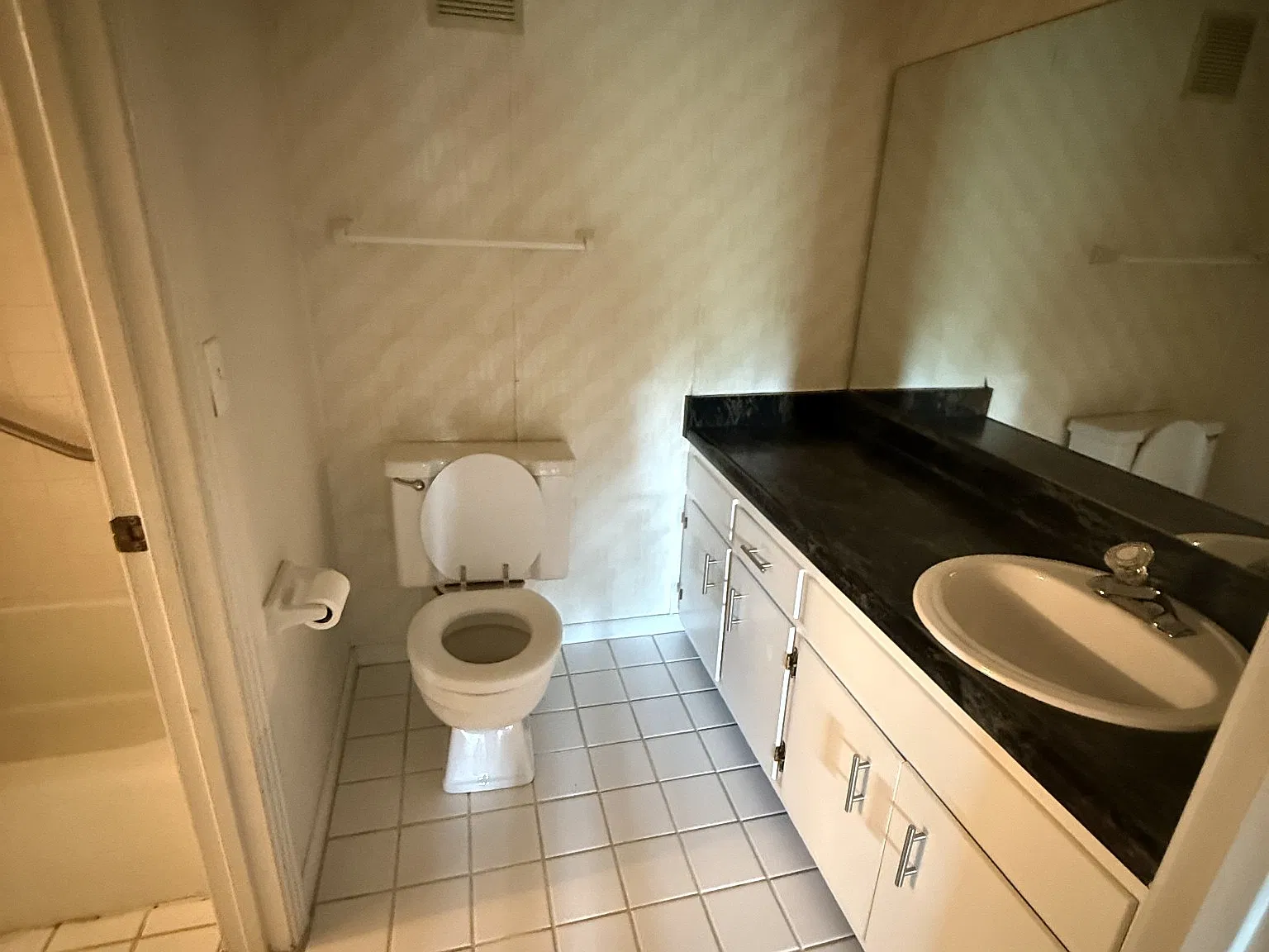 2 bed, 1043 sqft, $1,500 — Photo 4