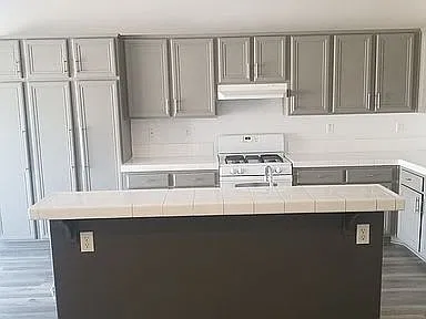 3 bed, $2,500 — Photo 2