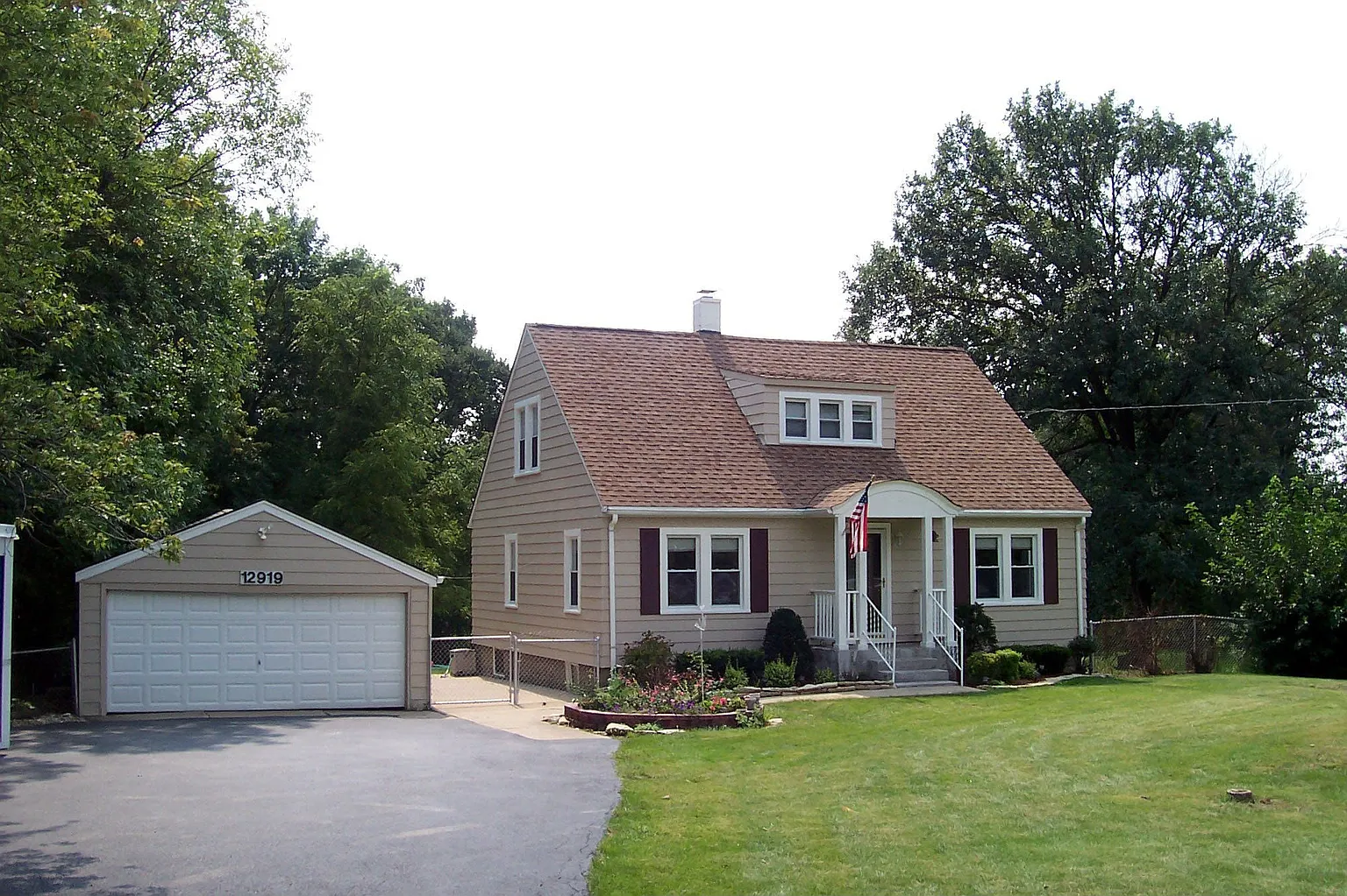 12919 Archer Ave photo 1