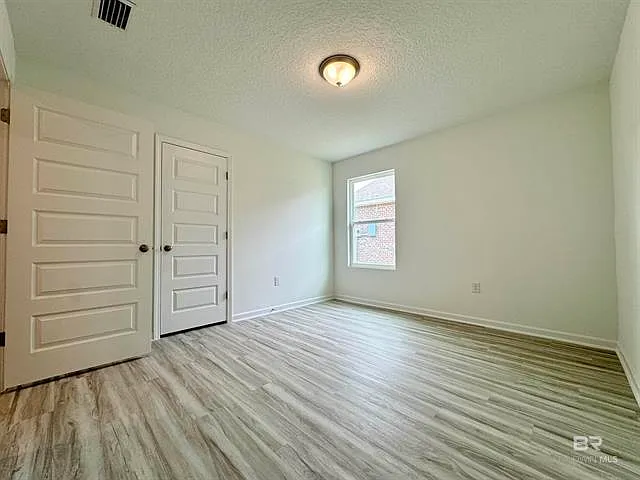 1069 Hayward Loop — Photo 5