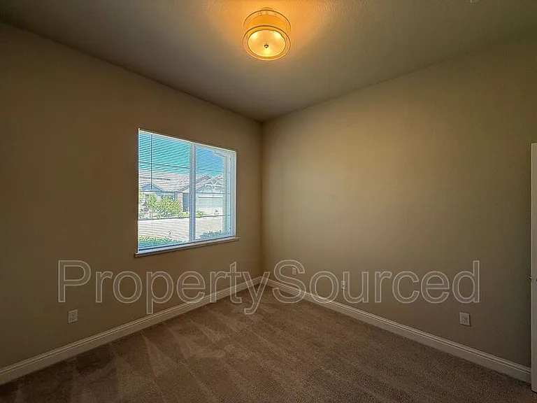1428 Nascimento St — Photo 36