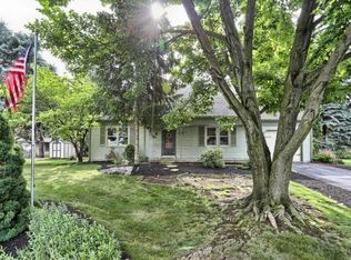 716 Pleasant Dr, New Holland, PA 17557