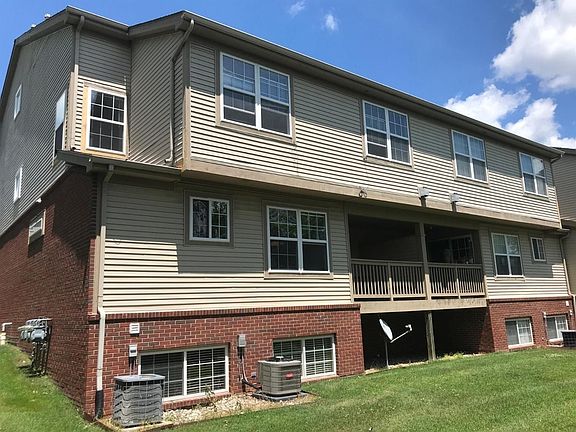 2nd image of 2952 Barclay Way