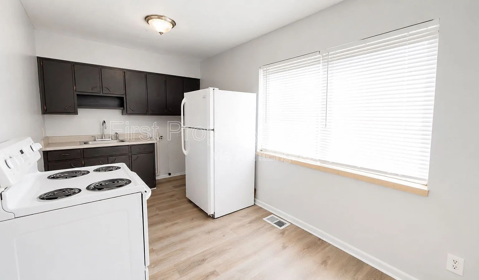 2 bed, 1.0 bath, 800 sqft, $825 — Photo 3