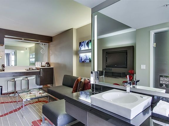 4th image of 207 5th Ave #641