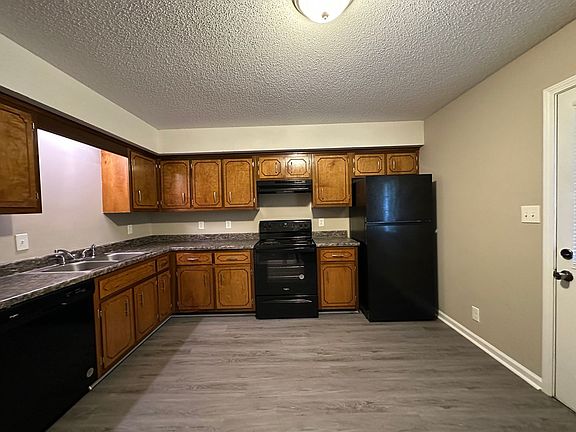 5th image of 1701 Baltimore Dr #1701E