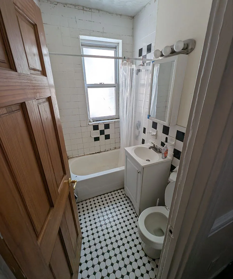 2 bed, 640 sqft, $3,050 — Photo 4