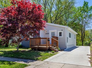 2323 Maple St, Des Moines, IA 50317