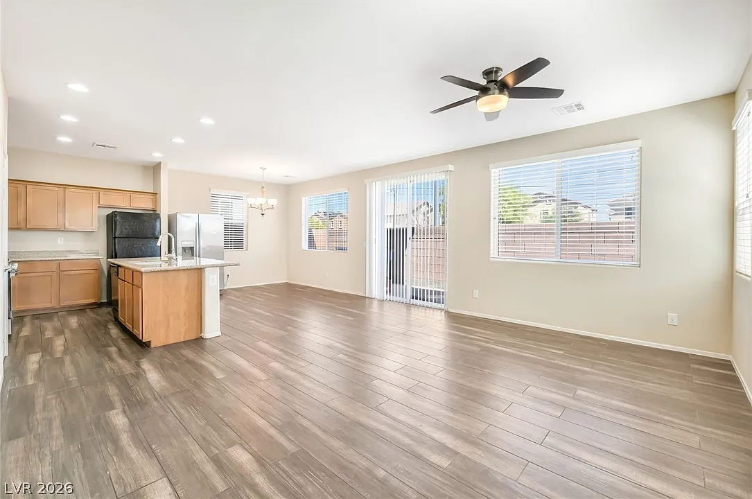 3 bed, 2.5 bath, 1695 sqft, $1,850 — Photo 3