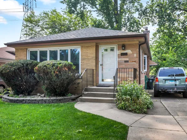 9428 Leamington St, Skokie, IL 60077