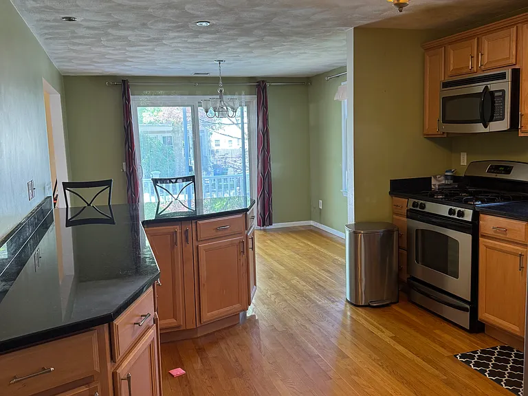 238 Albion St #A — Photo 3